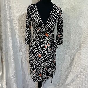 Diane‎ Von Furstenberg Black and White Wrap Dress, size 4